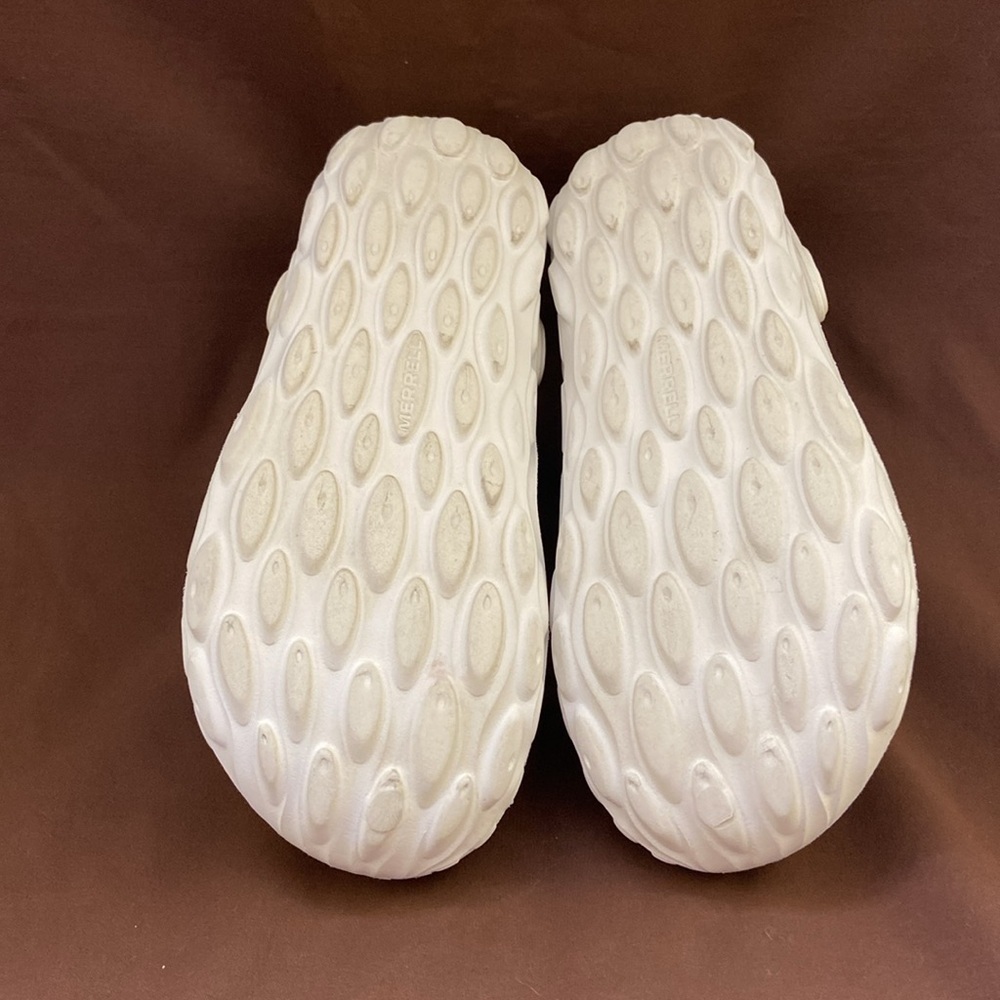 Merrill Hydro Moc, Women’s,White Clogs. Size-W’S 7. - Picture 9 of 10